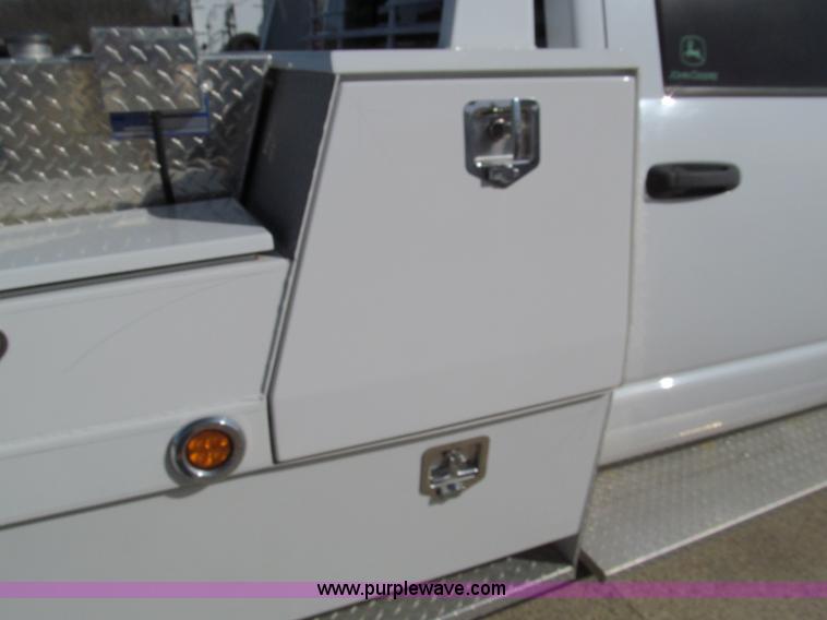 image for item D3075 2008 Dodge Ram 5500 truck with utility bed