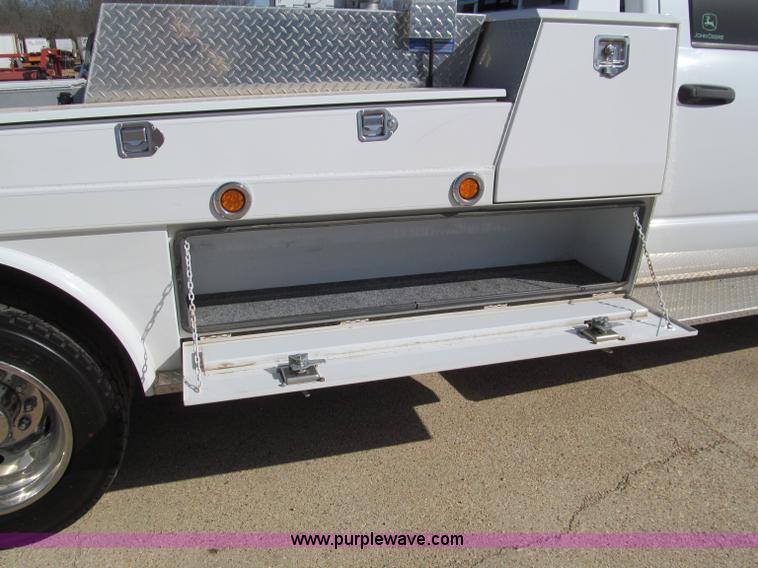 image for item D3075 2008 Dodge Ram 5500 truck with utility bed