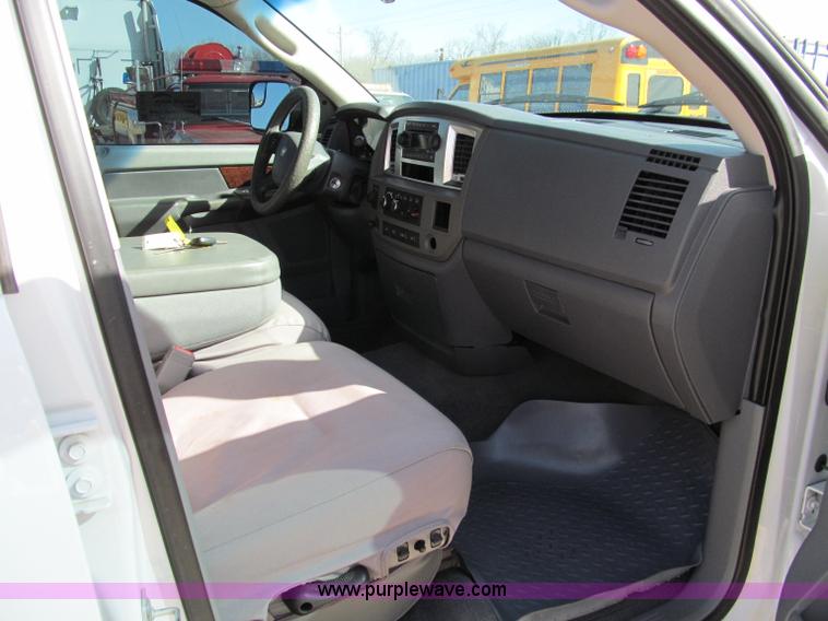 image for item D3075 2008 Dodge Ram 5500 truck with utility bed