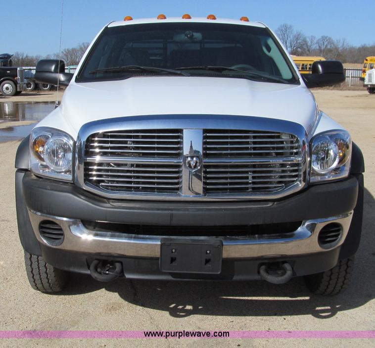 image for item D3075 2008 Dodge Ram 5500 truck with utility bed