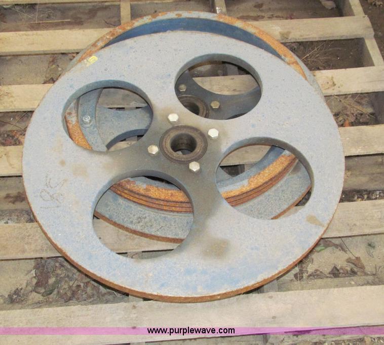 image for item D3079 2005 Baker Blue Streak stationary band sawmill