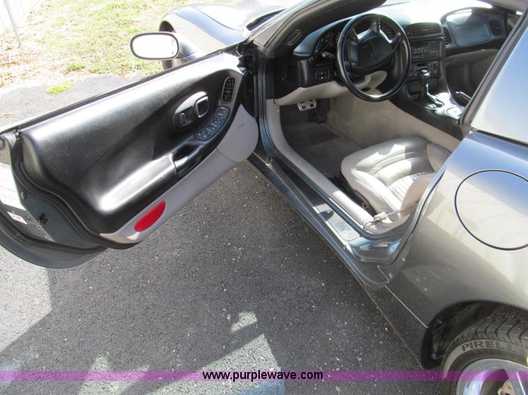 image for item D3095 2004 Chevrolet Corvette