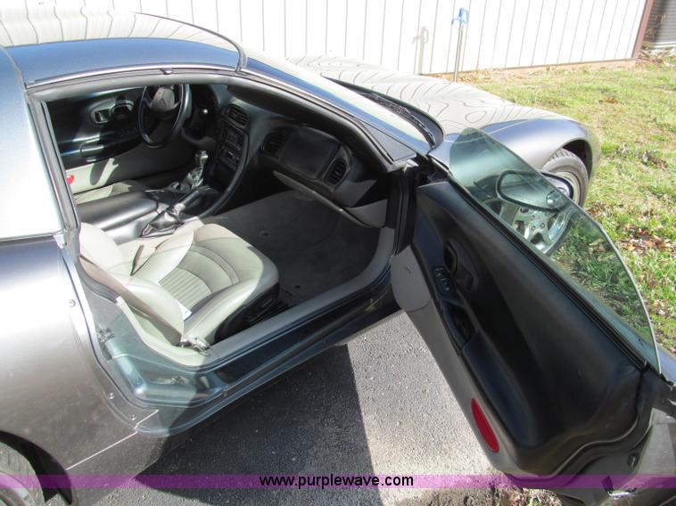 image for item D3095 2004 Chevrolet Corvette