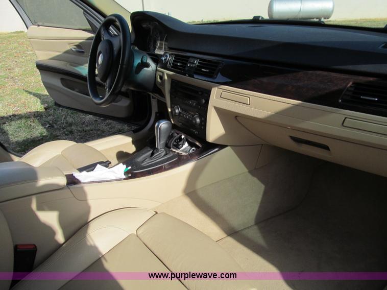 image for item D3098 2006 BMW 330i