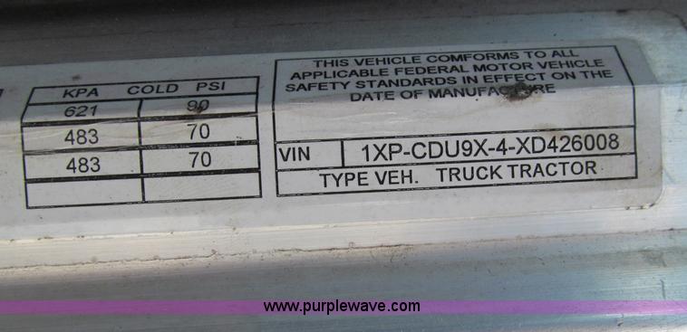 image for item D3110 1999 Peterbilt 377 semi truck