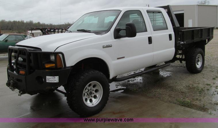 image for item D3120 2007 Ford F350 XL Super Duty crew cab pickup truck