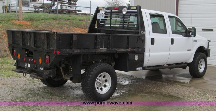 image for item D3120 2007 Ford F350 XL Super Duty crew cab pickup truck