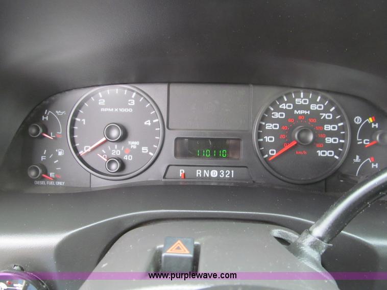 image for item D3120 2007 Ford F350 XL Super Duty crew cab pickup truck