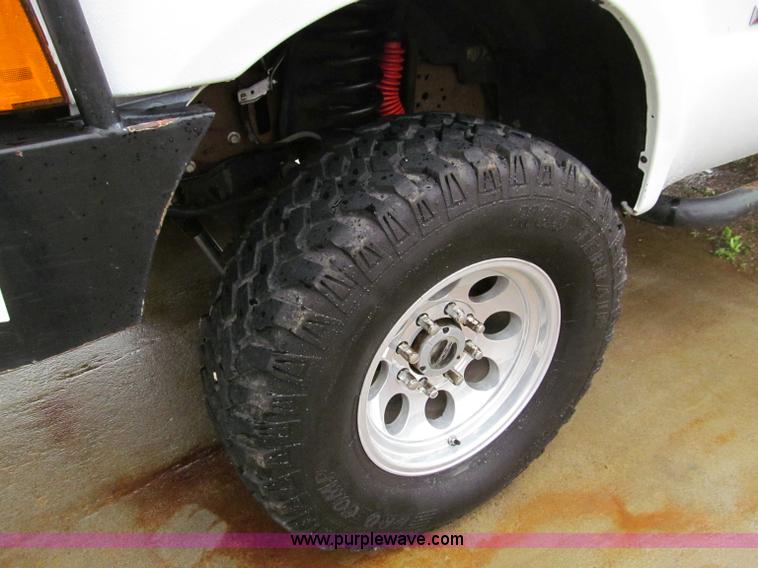 image for item D3120 2007 Ford F350 XL Super Duty crew cab pickup truck