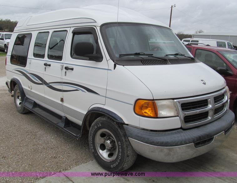 image for item D3130 1999 Dodge Ram B1500 van
