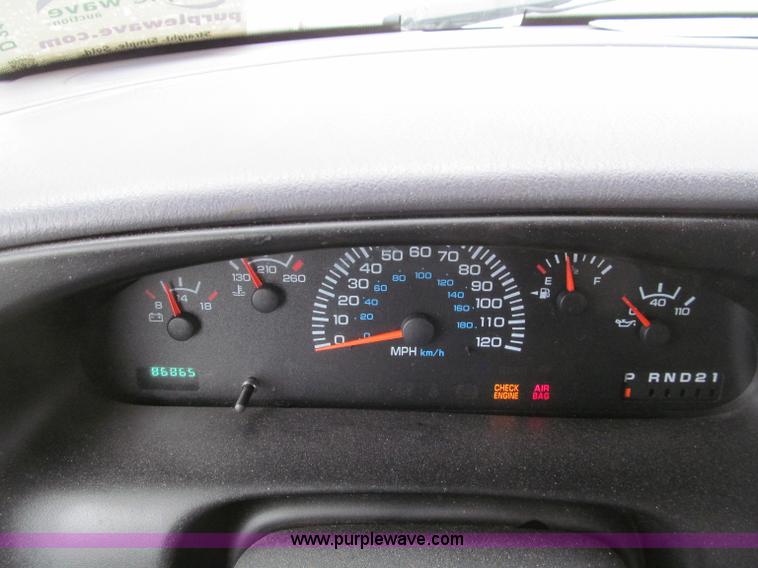 image for item D3130 1999 Dodge Ram B1500 van