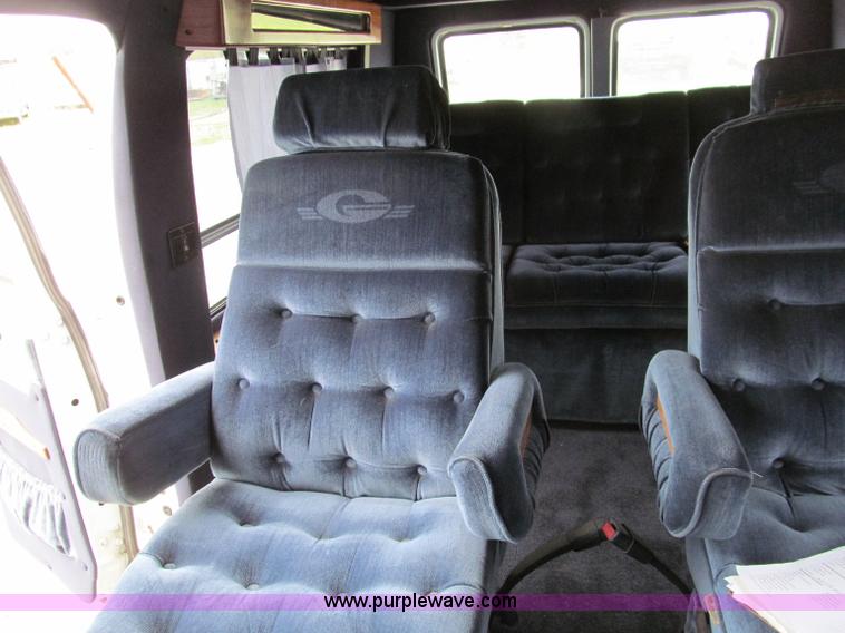 image for item D3130 1999 Dodge Ram B1500 van