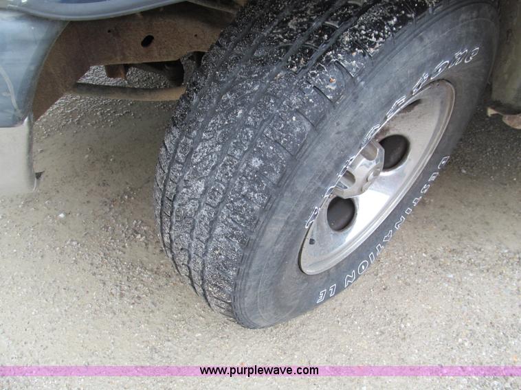 image for item D3130 1999 Dodge Ram B1500 van