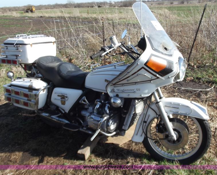 image for item D3683 1977 Honda Goldwing GL1000 motorcycle