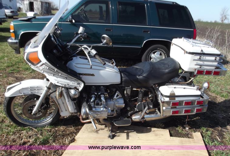 image for item D3683 1977 Honda Goldwing GL1000 motorcycle