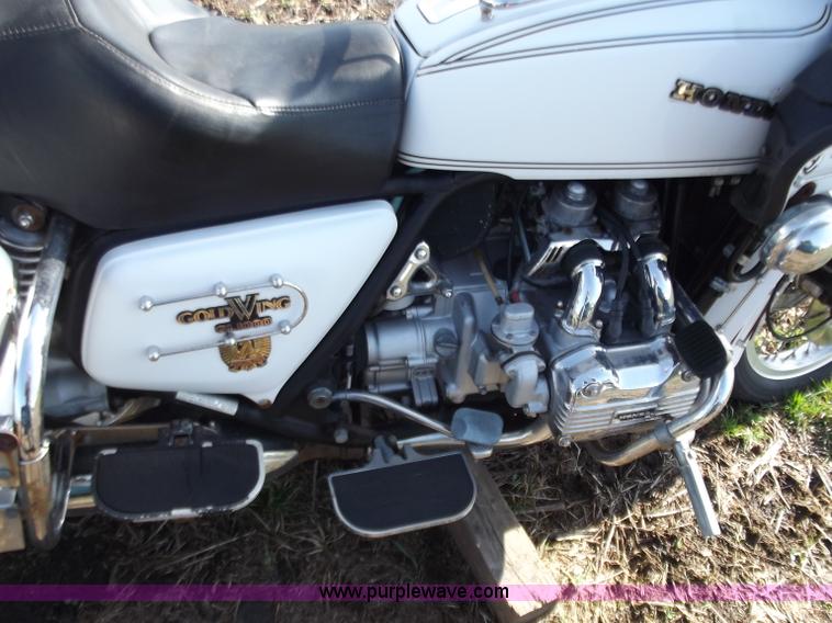 image for item D3683 1977 Honda Goldwing GL1000 motorcycle