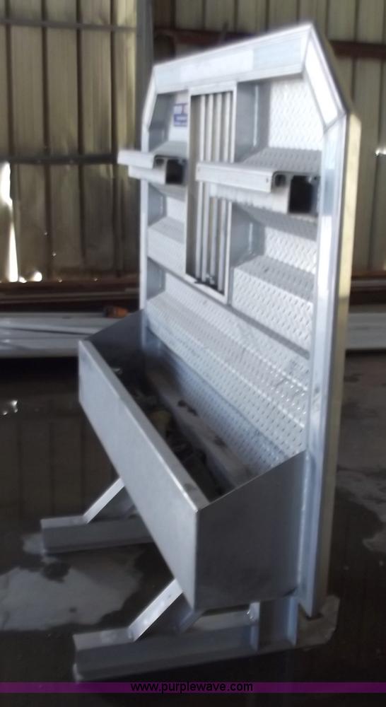 image for item D3758 2011 Road Gear semi truck aluminum headache rack