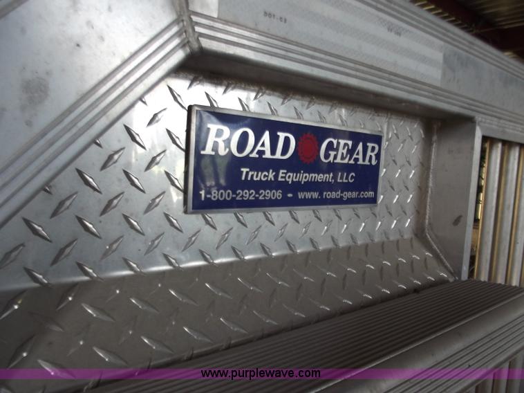 image for item D3758 2011 Road Gear semi truck aluminum headache rack