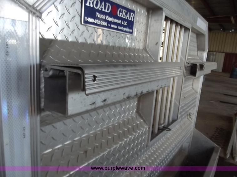 image for item D3758 2011 Road Gear semi truck aluminum headache rack