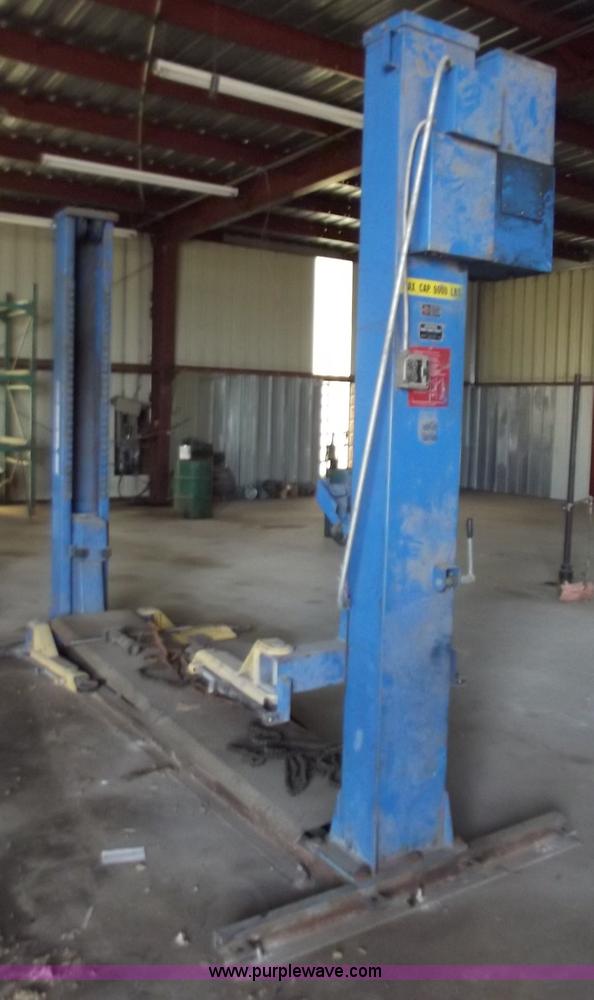 image for item D3761 Two post car lift