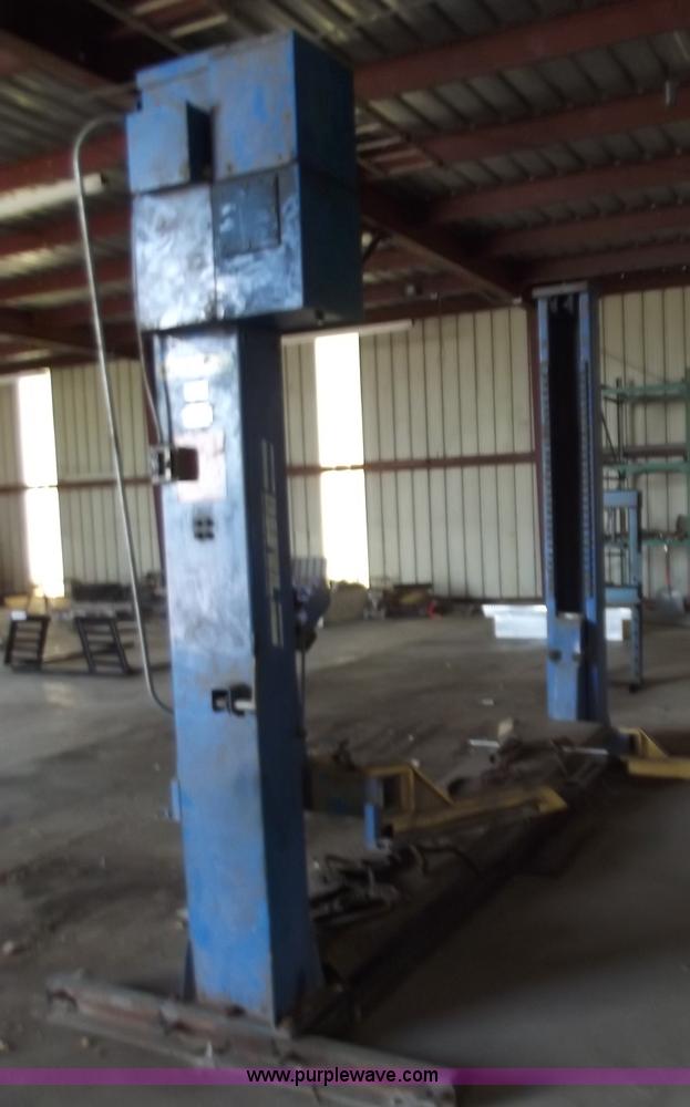 image for item D3761 Two post car lift