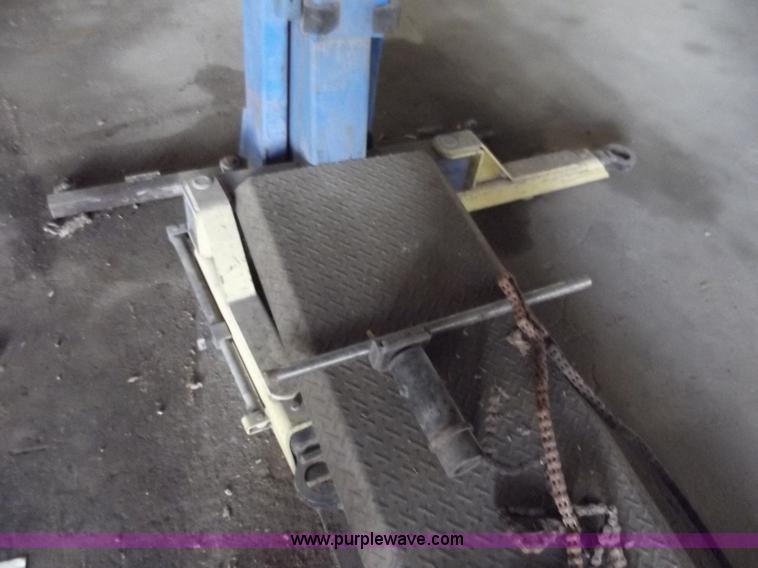 image for item D3761 Two post car lift