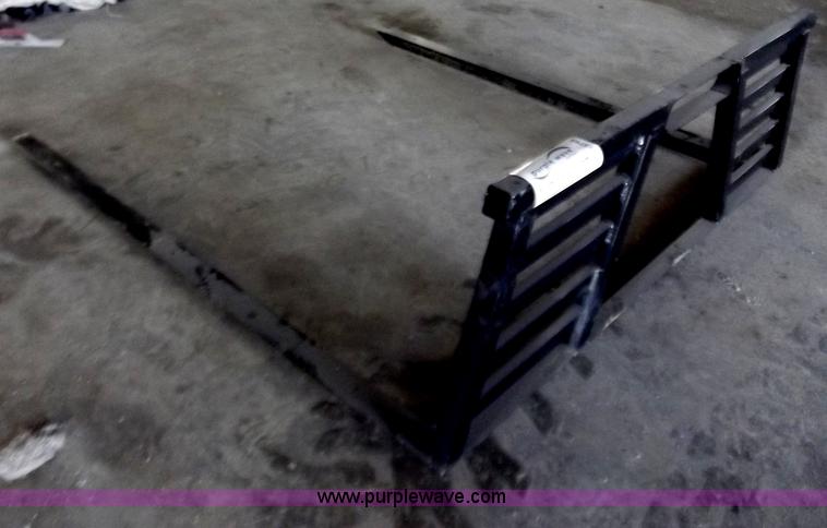 image for item D3764 Full size pickup truck headache rack