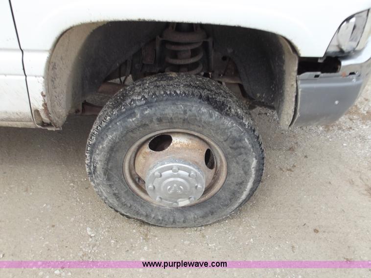 image for item D3776 1999 Dodge Ram 3500 pickup truck