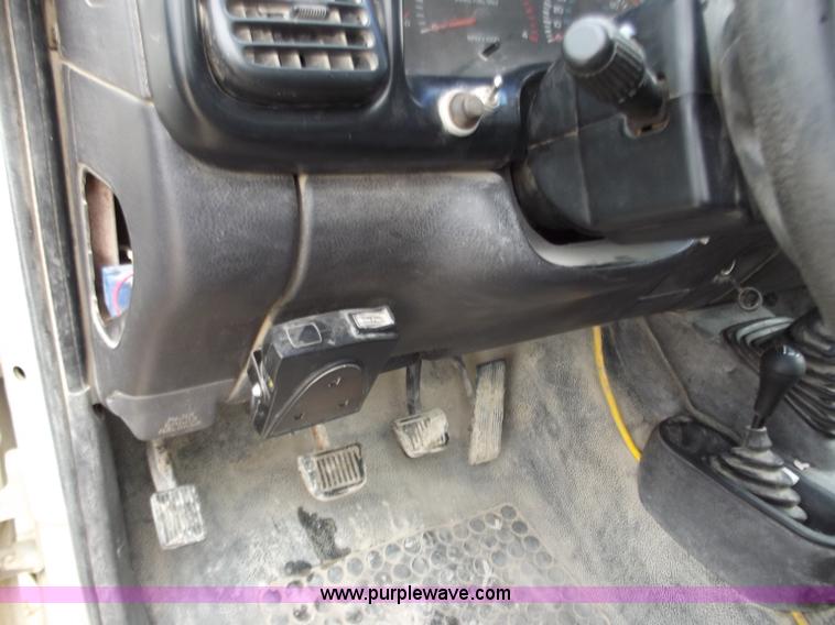 image for item D3776 1999 Dodge Ram 3500 pickup truck