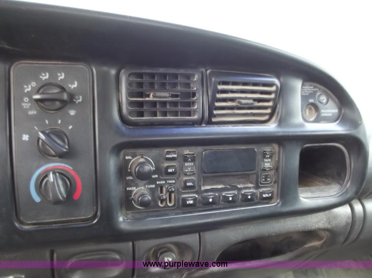 image for item D3776 1999 Dodge Ram 3500 pickup truck