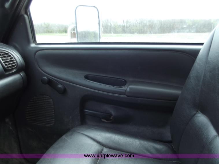 image for item D3776 1999 Dodge Ram 3500 pickup truck