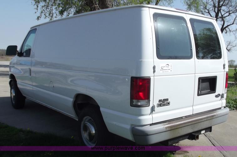 image for item D3852 1999 Ford E250 cargo van