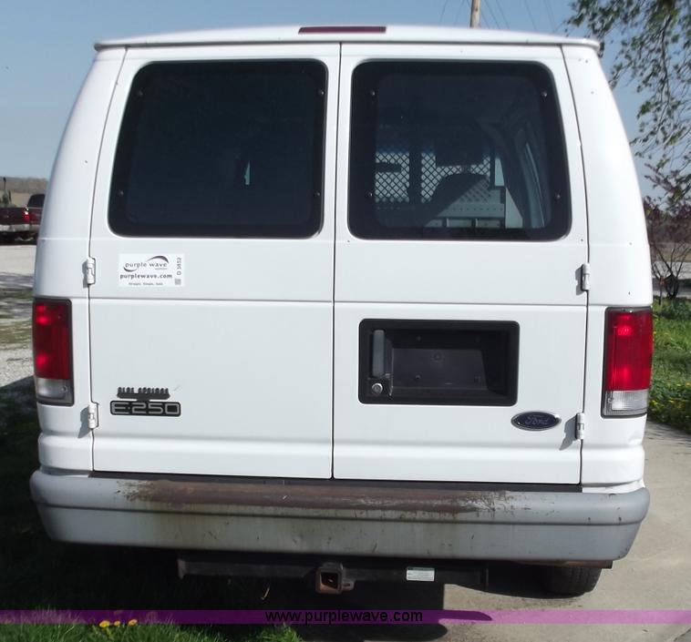 image for item D3852 1999 Ford E250 cargo van