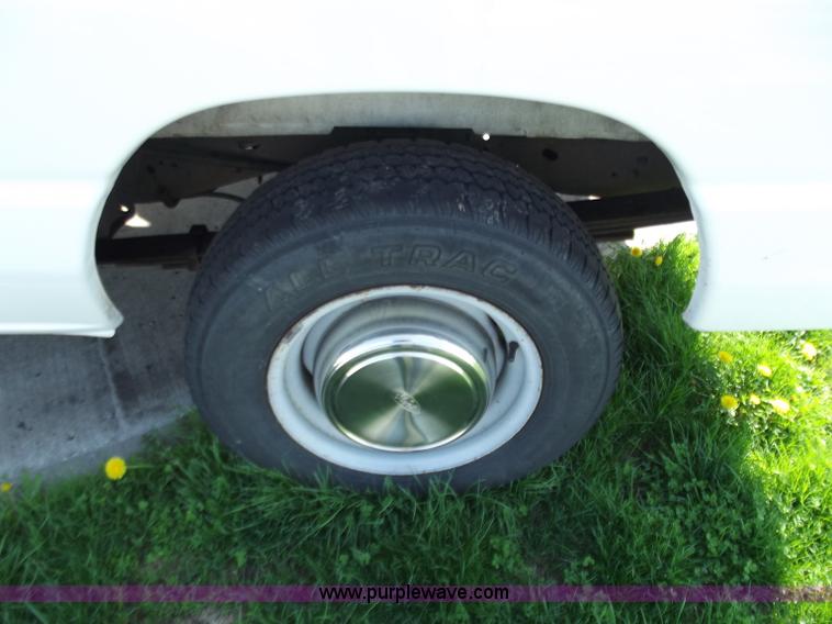 image for item D3852 1999 Ford E250 cargo van