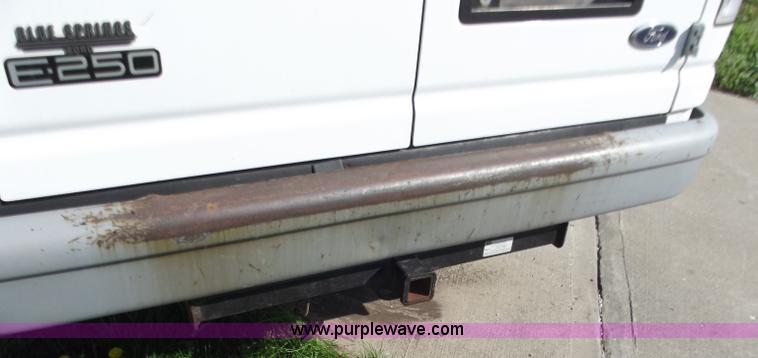 image for item D3852 1999 Ford E250 cargo van