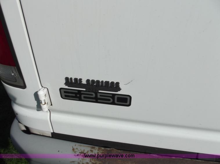 image for item D3852 1999 Ford E250 cargo van