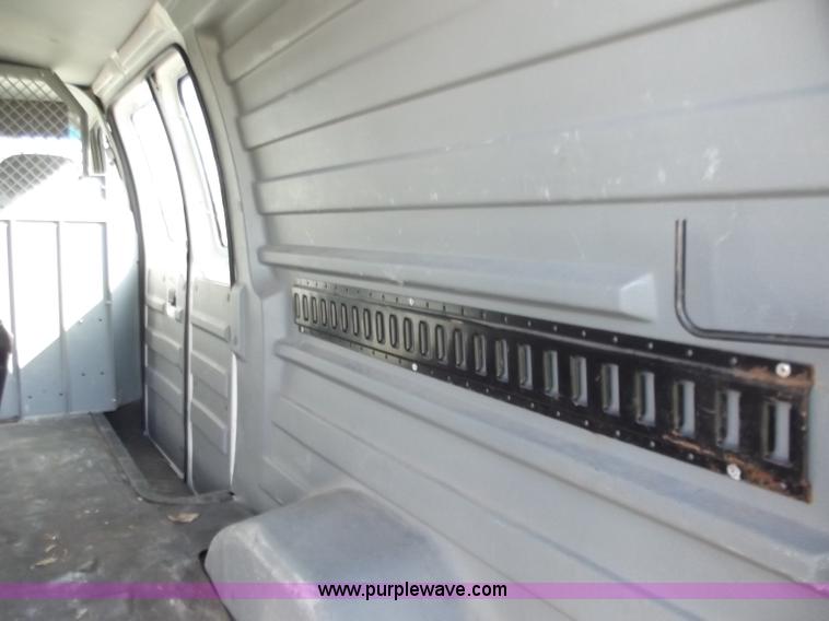 image for item D3852 1999 Ford E250 cargo van