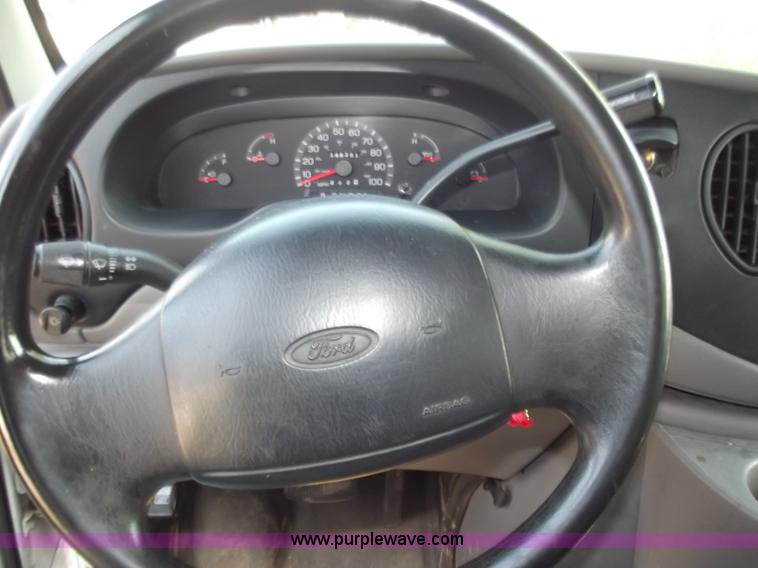 image for item D3852 1999 Ford E250 cargo van