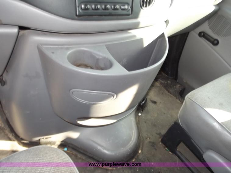 image for item D3852 1999 Ford E250 cargo van