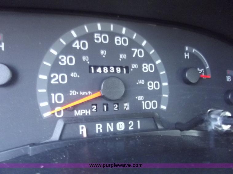 image for item D3852 1999 Ford E250 cargo van