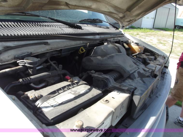 image for item D3852 1999 Ford E250 cargo van