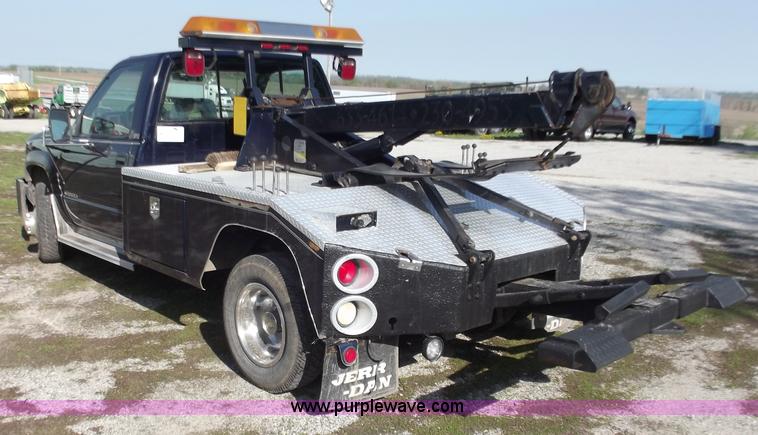 image for item D3853 1993 Chevrolet K3500 Silverado tow truck