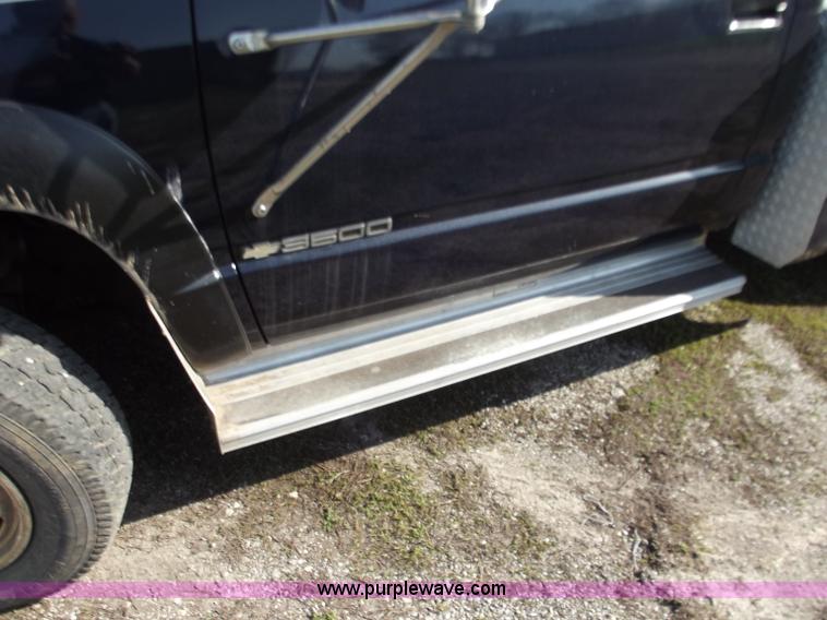 image for item D3853 1993 Chevrolet K3500 Silverado tow truck