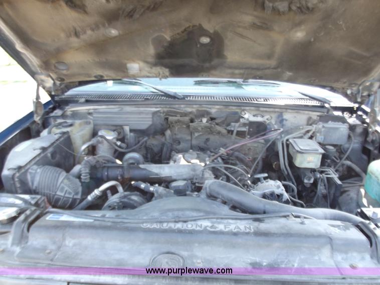 image for item D3853 1993 Chevrolet K3500 Silverado tow truck