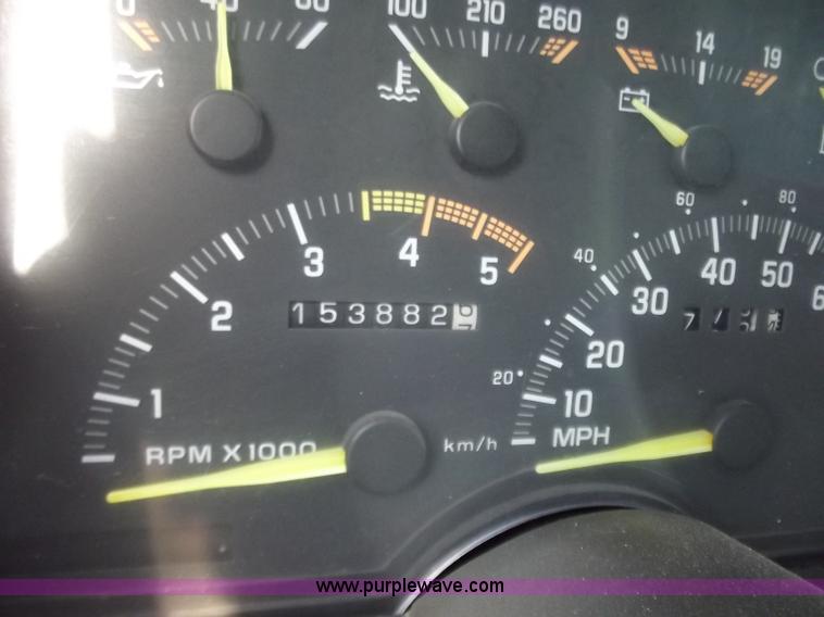 image for item D3853 1993 Chevrolet K3500 Silverado tow truck