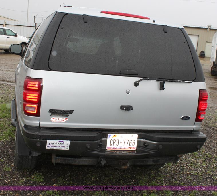 image for item D7514 2001 Ford Expedition XLT SUV