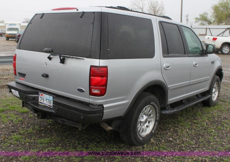 image for item D7514 2001 Ford Expedition XLT SUV