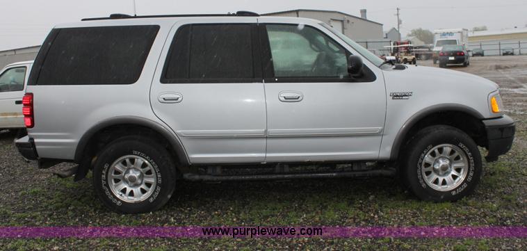 image for item D7514 2001 Ford Expedition XLT SUV