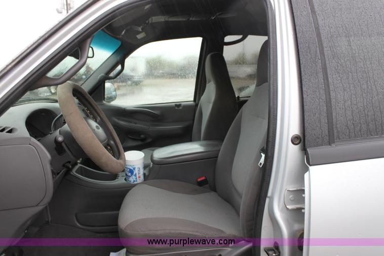 image for item D7514 2001 Ford Expedition XLT SUV