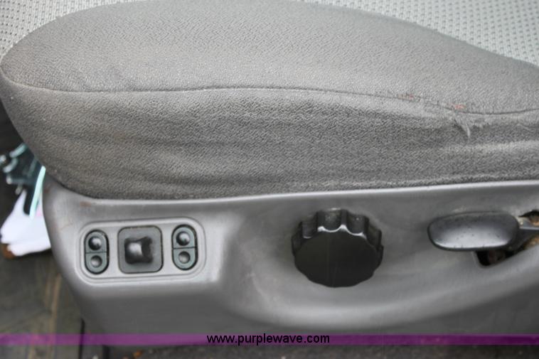 image for item D7514 2001 Ford Expedition XLT SUV